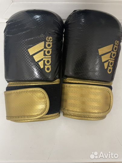 Боксерские перчатки