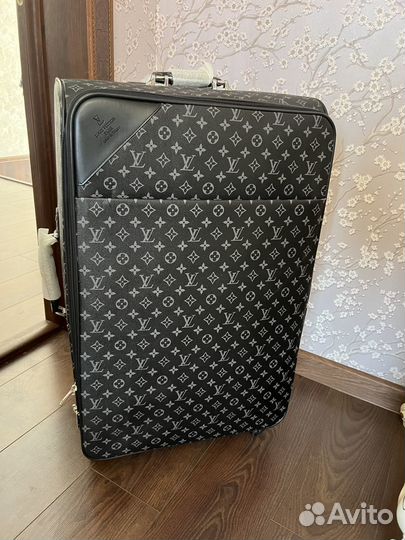 Чемодан на колесах