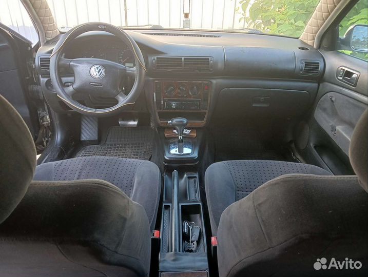 Volkswagen Passat 1.6 AT, 2000, битый, 200 000 км