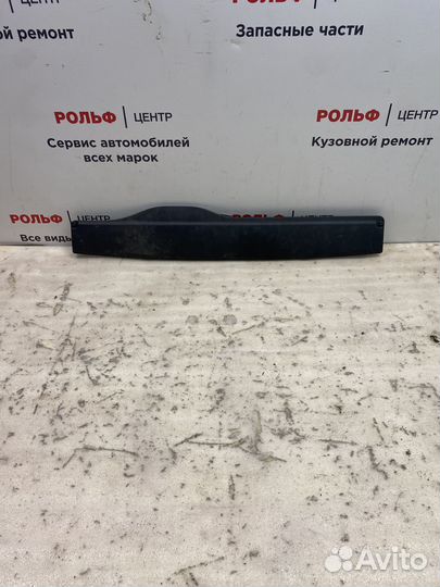 Skoda Octavia A7 крышка воздухозаборника