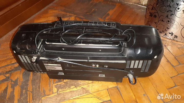 Кассетный магнитофон sharp