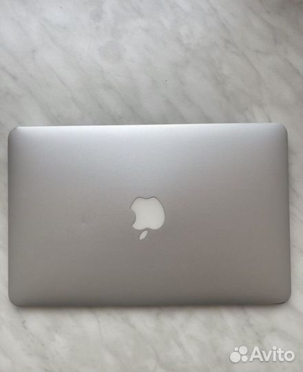 Apple MacBook air 11 (середина 2012 года)