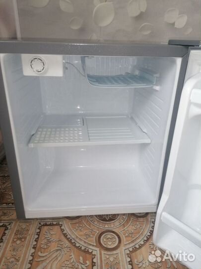 Встраиваемый холодильник бу маленький
