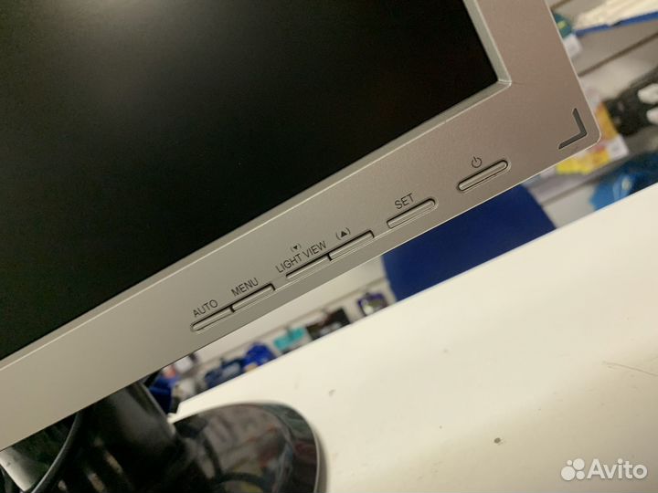 Монитор LG Flatton L222WS