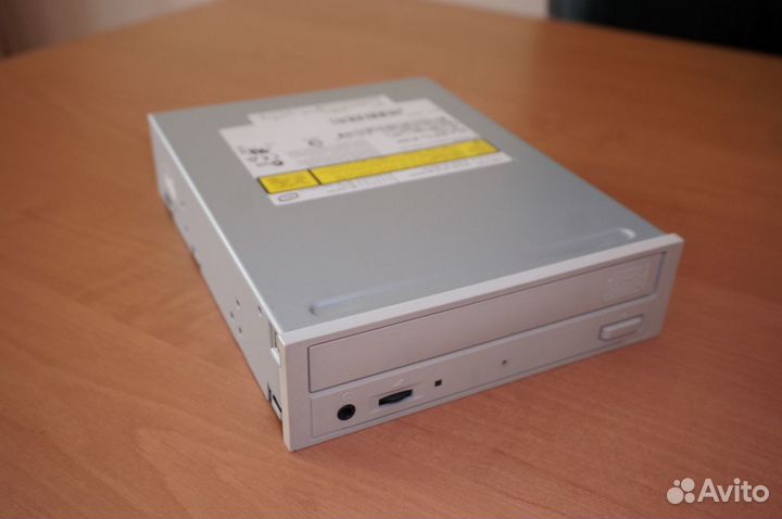 Дисковод CD-RW