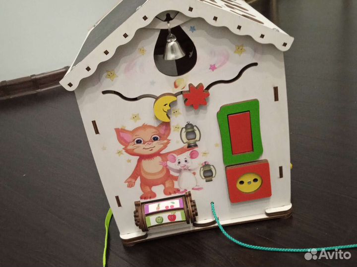 Бизиборд домик