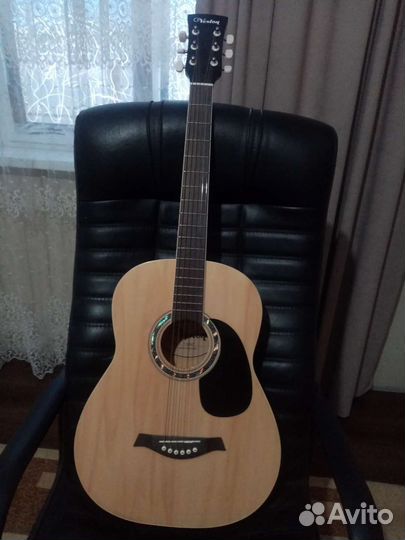 Акустическая гитара