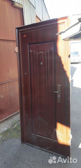 Двери входные