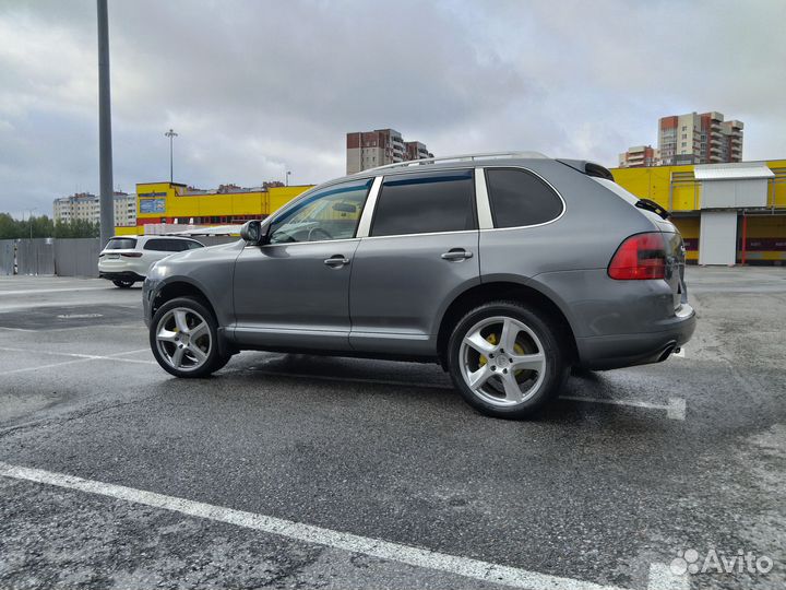 Porsche Cayenne 3.2 AT, 2004, 2 200 км