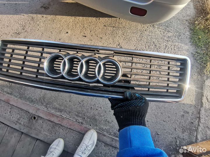 Решетка радиатора audi 100