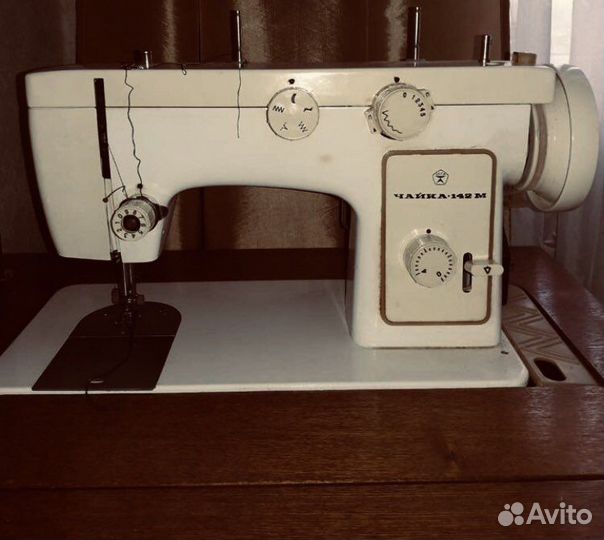 Швейная машина Чайка 142 М
