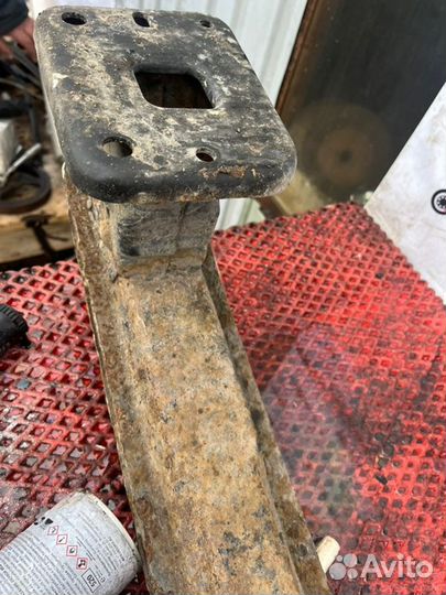 Усилитель бампера Ford Focus 3 2012 хэтчбек