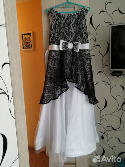 Продам выпускное платье