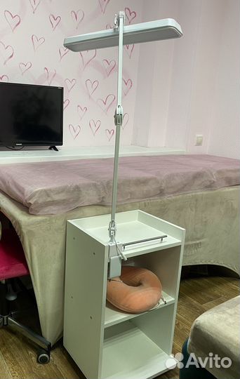 Рабочая мебель для мастера по наращиванию ресниц