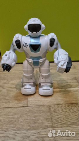 Игрушка робот интерактивный