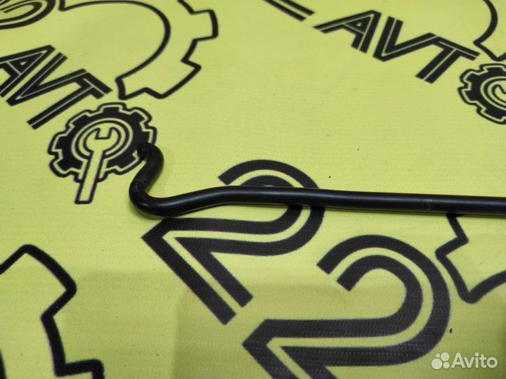 Упор капота Volkswagen Tiguan 5NZ cczc 18.09.2010