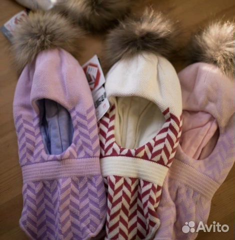 Шапка-шлем с натуральным помпоном