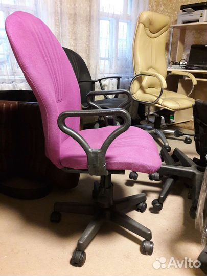 Компьютерные кресла новые