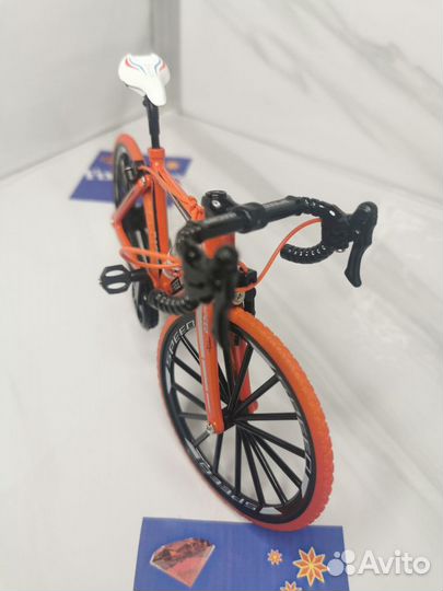 Модель игрушка Шоссейный велосипед статуэтка 1:8