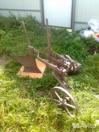 Старинный конский плуг