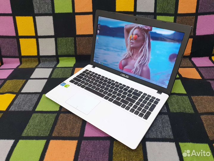 Ноутбук asus X552CL 2 ядра видеокарта 1Гб
