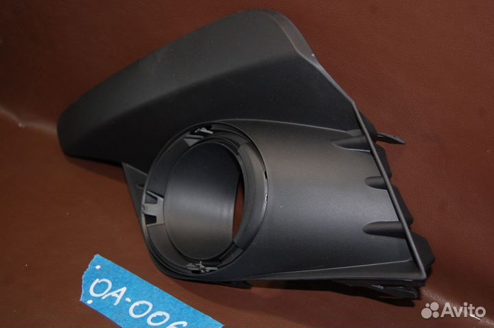 Накладка фары противотуманной левой Renault Logan2