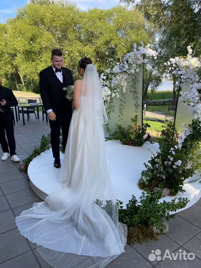 Свадебное платье 40-42 размер
