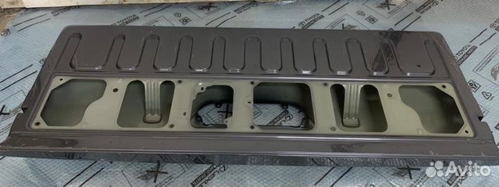 Дверь багажника задняя Toyota Hilux 2015