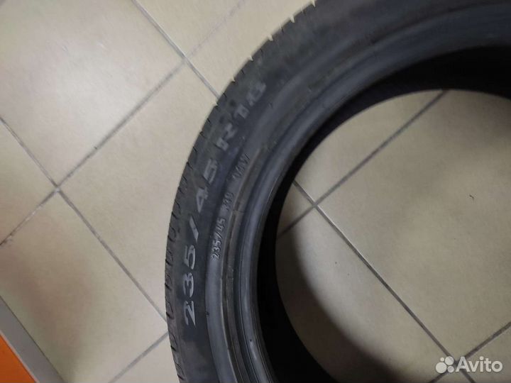 Pirelli Cinturato P7 235/45 R18