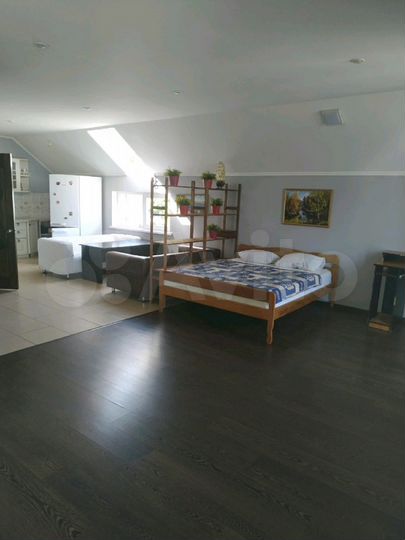 Комната 90 м² в 4-к., 3/3 эт.