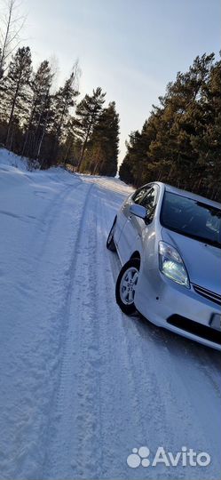 Toyota Prius 1.5 CVT, 2011, 105 000 км