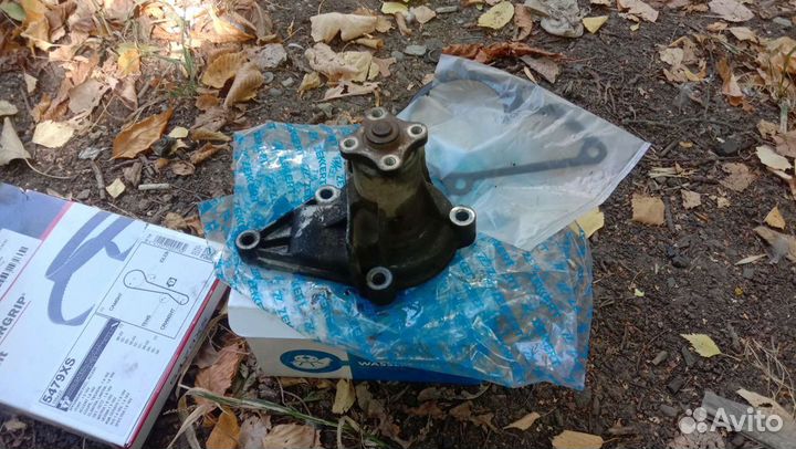 Водяной насос Huyndai Elantra j3 xd