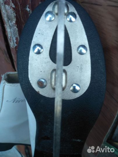 Коньки фигурные