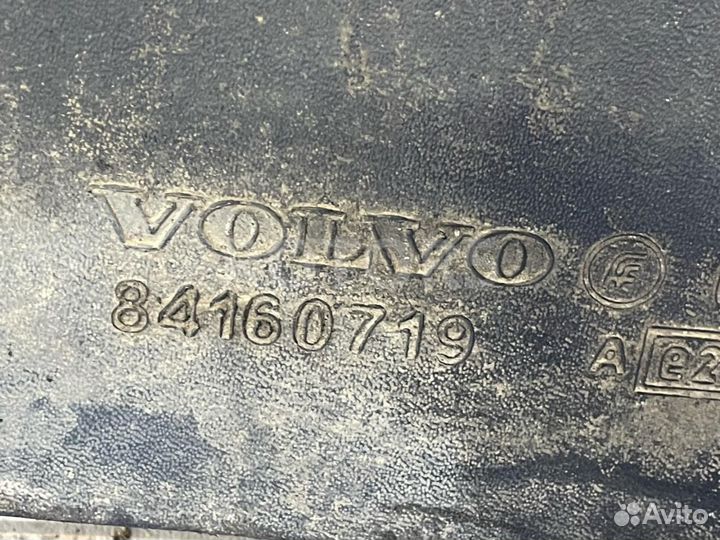 Подкрылок передний правый Volvo FH 3 2015 84160719