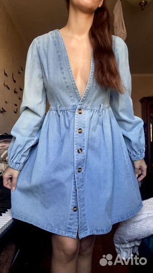 Джинсовое платье с декольте