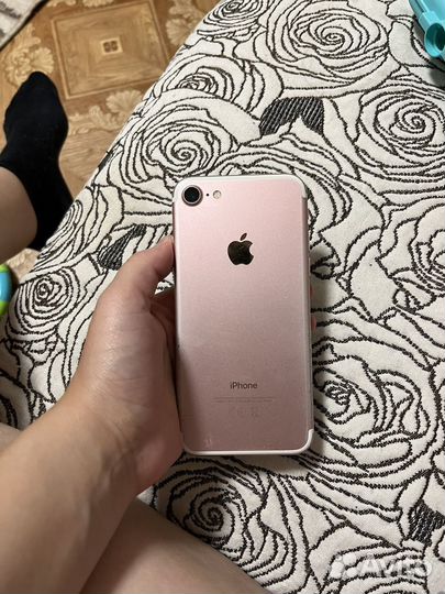 Телефон iPhone 7