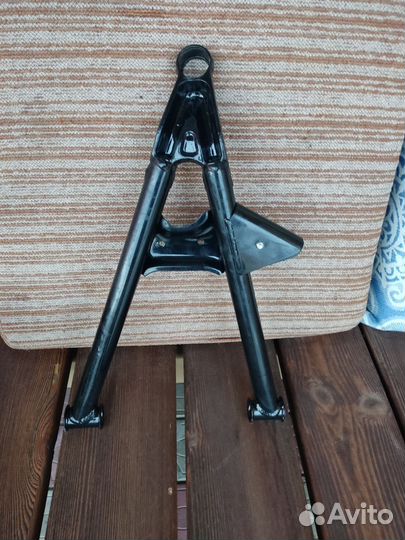 Нижний левый рычаг на Поларис драгон 800