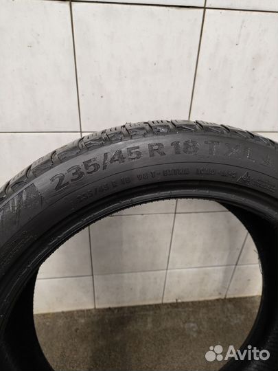 Continental IceContact 2 2.25/4.5 R18 и 2.25/4.5 R18 45M