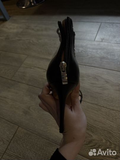 Босоножки женские 37 размер
