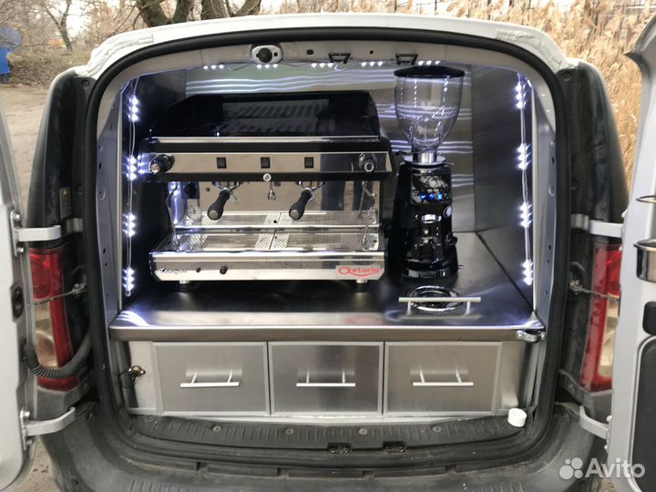 Производим мобильные кофейни 