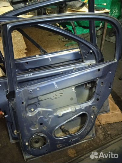 Дверь боковая задняя правая Opel Astra