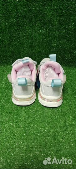 Кроссовки для девочки 35 размер новые