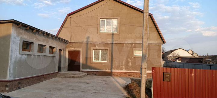 Дом 219 м² на участке 10 сот.