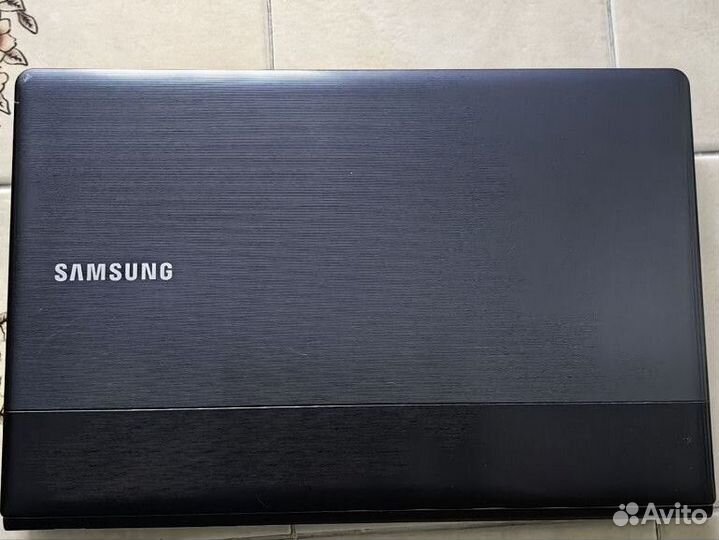 Ноутбук samsung np300e5c