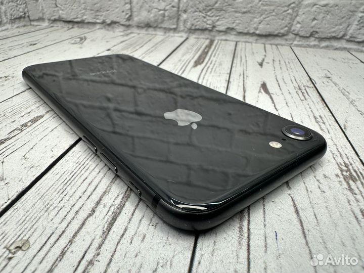 iPhone 8, 64 ГБ