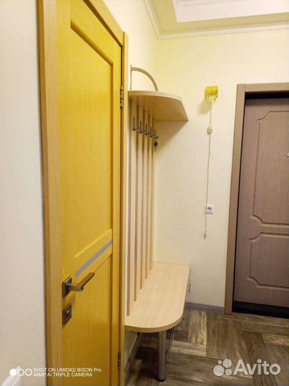 Вешалка в прихожую с обувницей