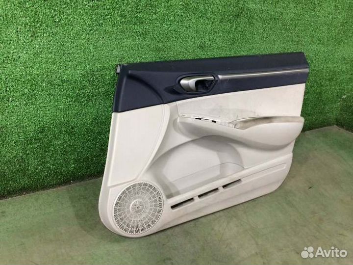 Обшивка двери передняя правая Honda Civic FD3 LDA