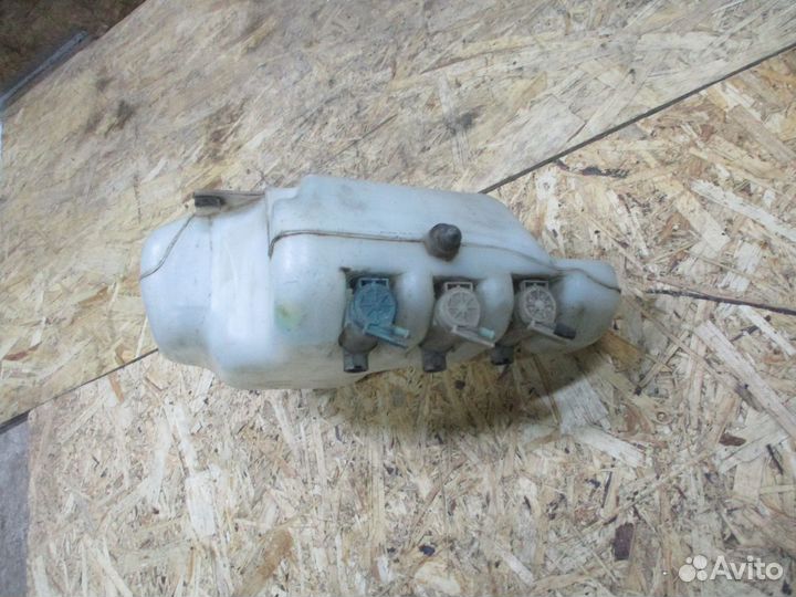 Бачок омывателя Ниссан Патрол Y 61