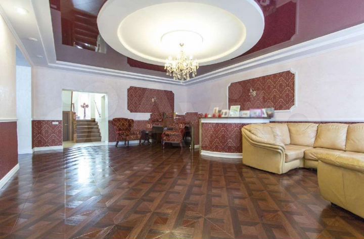 Дом 357 м² на участке 10 сот.