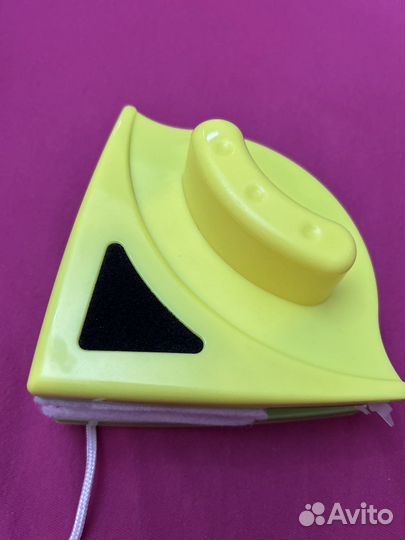 Магнитная двухсторонняя щетка для окон